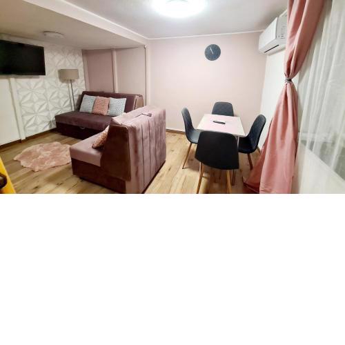 2 separate bedrooms and living room fully equipped with AC
