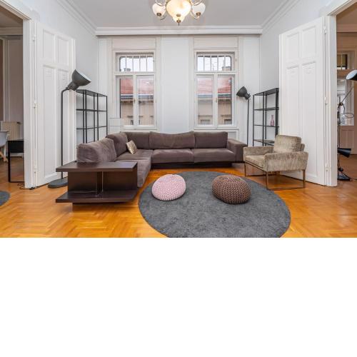 3 BDR Heart of Budapest Central Apartment