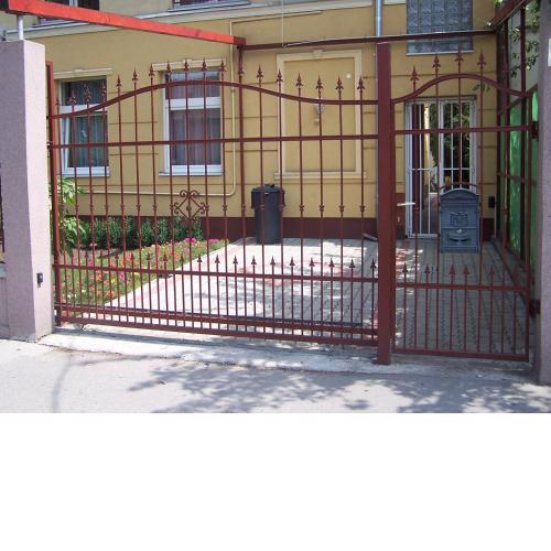 Akacia Apartment - FREE PARKING INSIDE OUTSIDE 2 bedrooms garden next to centre