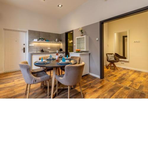 Andrássy Heritage Deluxe Apartment