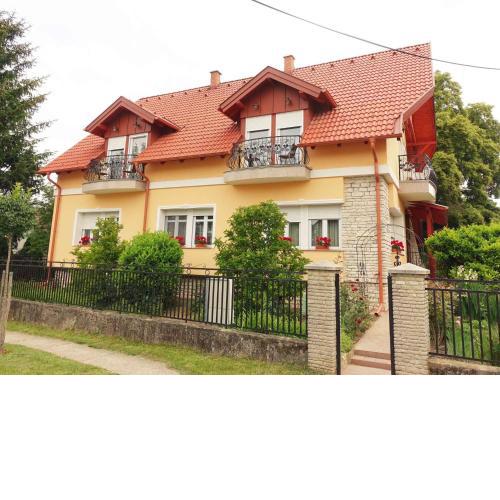 Apartments in Balatonbereny 40425