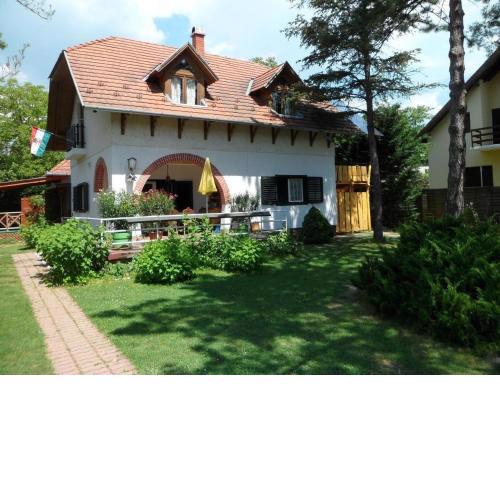 Appartement A in Strandnähe mit Terrasse und Grill