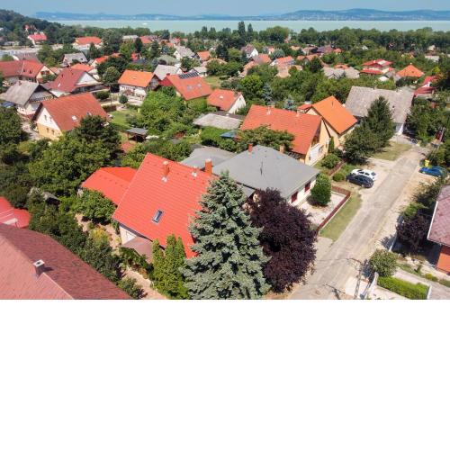 Árnyas Vendégház , Lila akác apartman