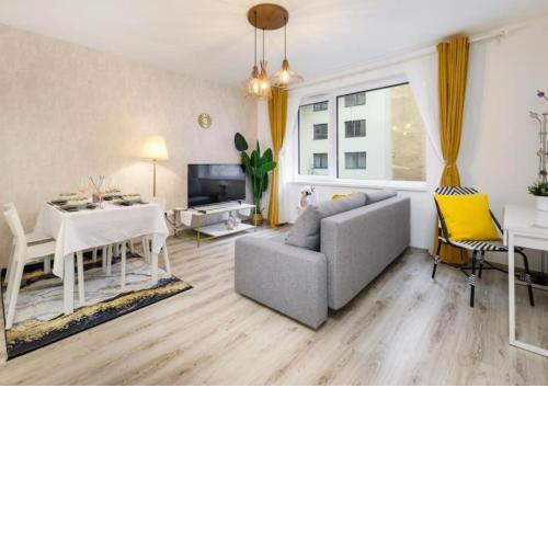 B101 - Liberty Bridge Lovely Home with Free Parking