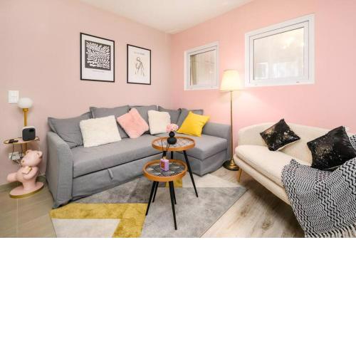 B104 - Liberty Bridge Lovely Home with Free parking