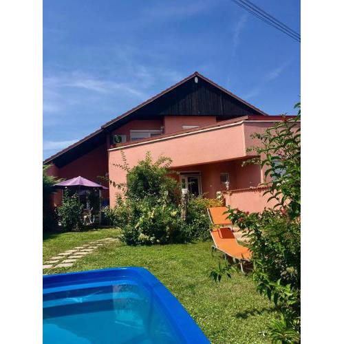 Balatonalmádi Apartmanház