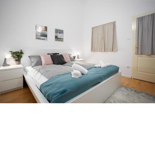 Beautiful large F27 apartman