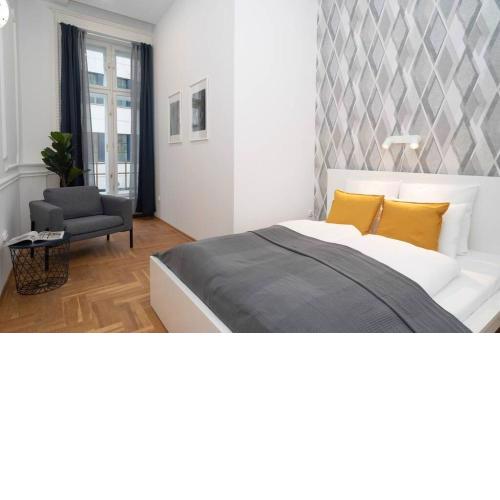BEST located, 150 m2 5 bedrooms apt.,