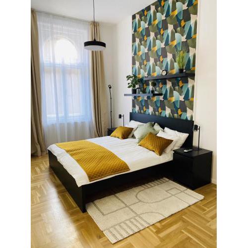 Birdie 3-BDR Apartment