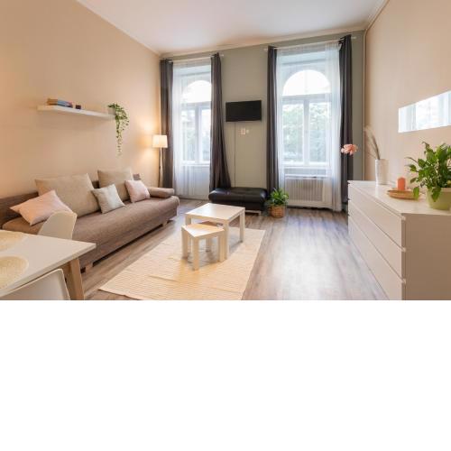 Bokay Apartman next to Corvin Promenade
