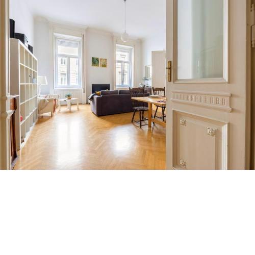 Bourgeois Elegance in the heart of Budapest
