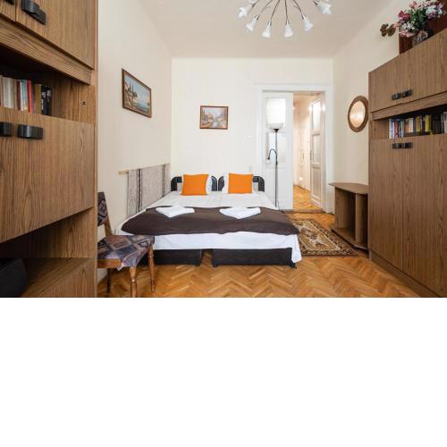 BpR W21 Retro Home with balcony
