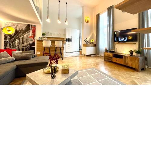 Brand New sunny apartment on Andrássy street