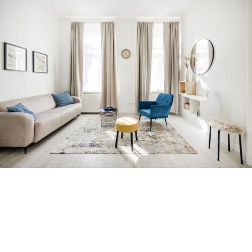 Bright and Cozy Urban Getaway