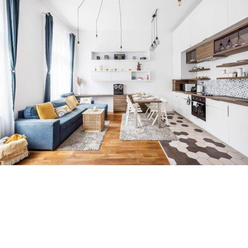 Bright and peaceful apartment in the city centre