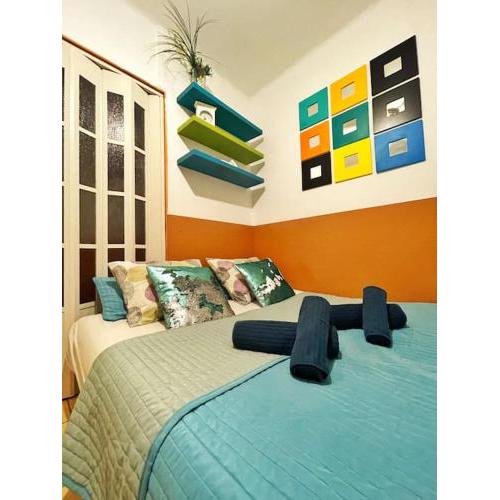 Budget Flat in the Center