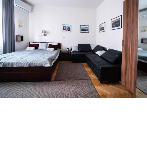 BumbleBee Apartment with AC