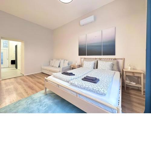 Center Bohemian Design HOME with 6PPL AC WIFI