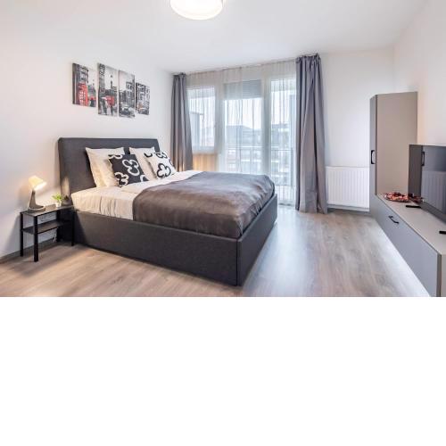 Central - Balcony - NEW - Comfy