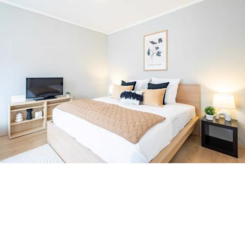 Central - Comfy - Sunny