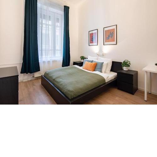 Central - Large - Modern at River