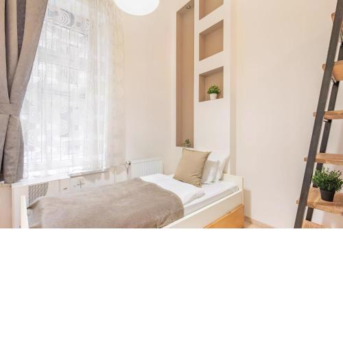 Central and Cute with 3 rooms and AC