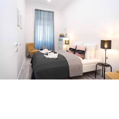 Central large airconditioned apartment
