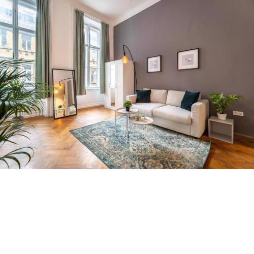 Central Modern Gem for 4 people