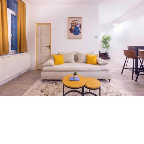 Central n' Cozy T8 Apartment w' 2BEDRM