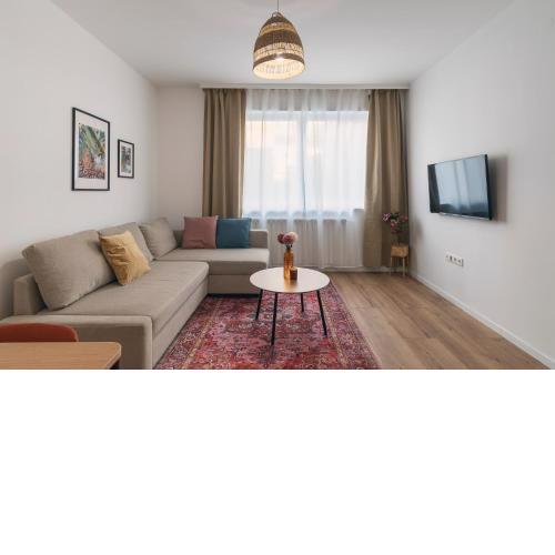 CharmCity Apartment with Air-condition