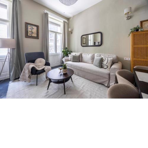 Charming Art Deco Style Apartment in the Heart of Budapest