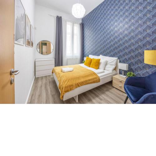 Charming City Center Suite w' 2 BEDRMS in The Gozsdu Garden