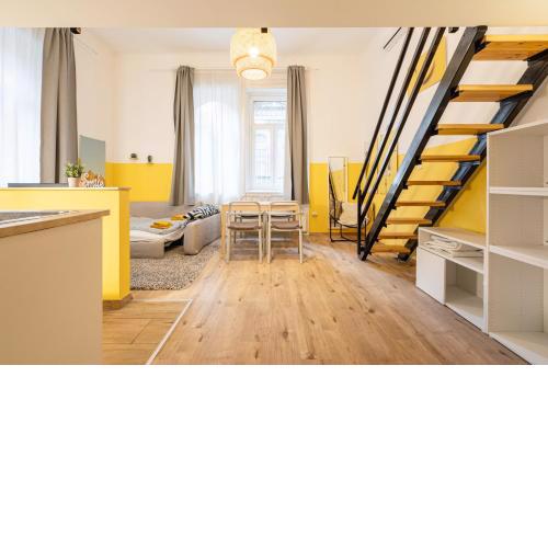 Charming Studio in the Heart of the Jewish Quarter W41 Yellow
