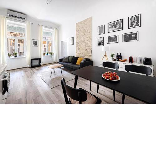 Chic 2BR Flat near the Opera