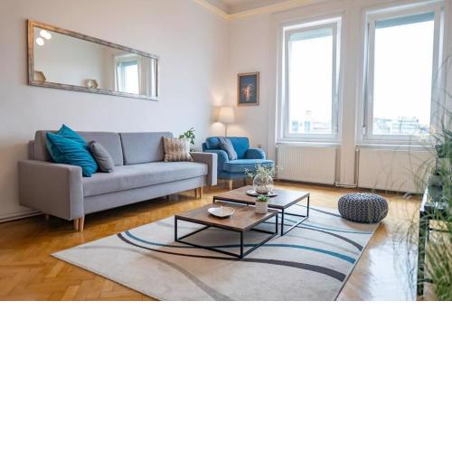 Chic central flat with river view