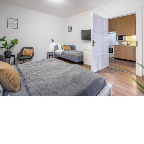 Chic Urban Retreat Bacso