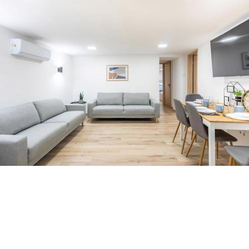 Cityscape Budget Apartments DoubleDecker B