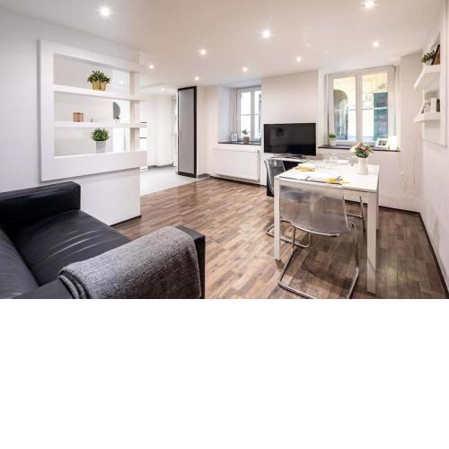 Cityscape Budget Apartments Omega