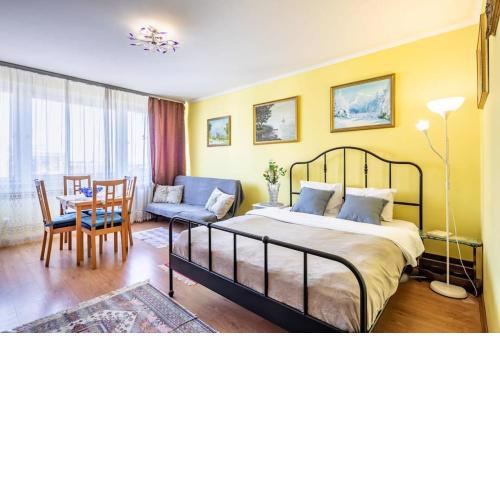 Convenient City Stay