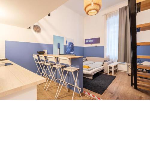 Cosy Studio In Central Party District W41 Blue