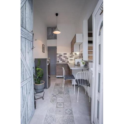 Cozy studio with Air condition AFTER RENOVATION