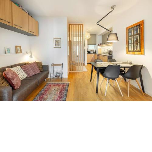 Cozy&Stylish at the Eastern Railway St. w Balcony
