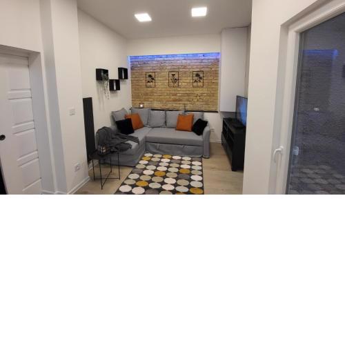 CS14 Silver Apartment