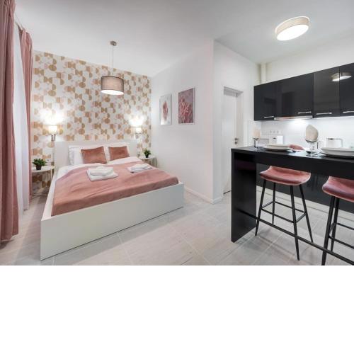 Cute central studio with AC