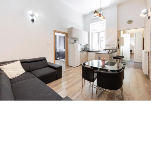 D78 Dohány Apartment