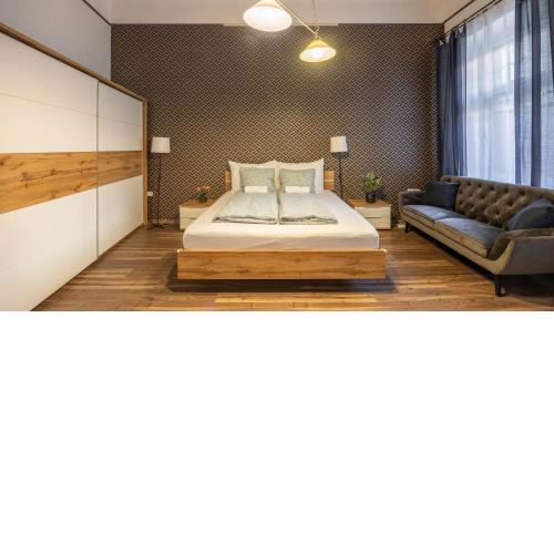 Deluxe City Center Apartment w' 5 Bedrooms