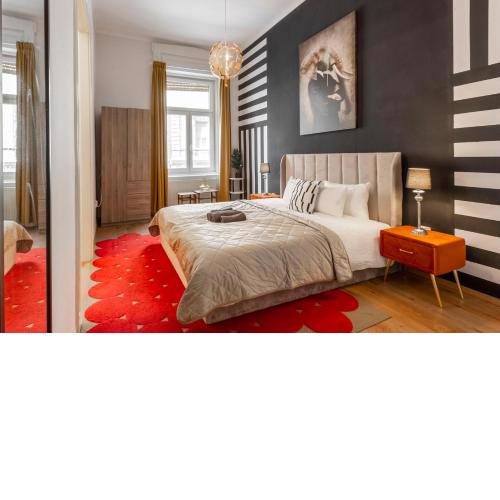 Deluxe Dohany Residence next to the New York Café
