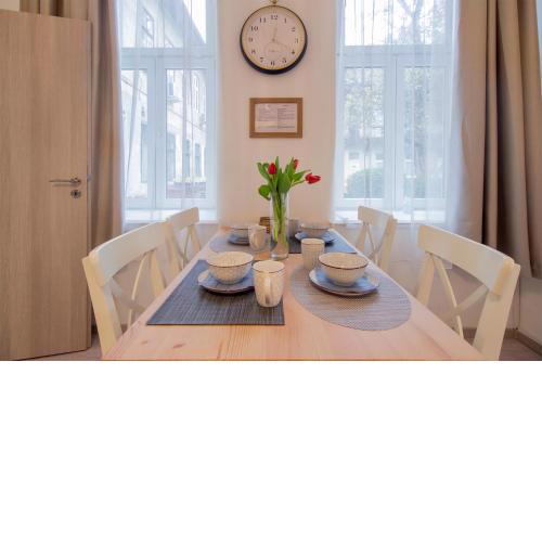 Dob Apartment with AC