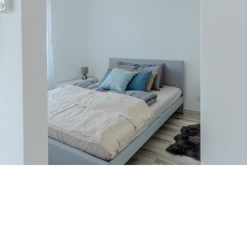 Dob36 Apartment with FREE Private PARKING and BALCONY