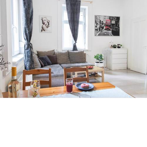 Dora apartment near Buda Castle with PARKING!